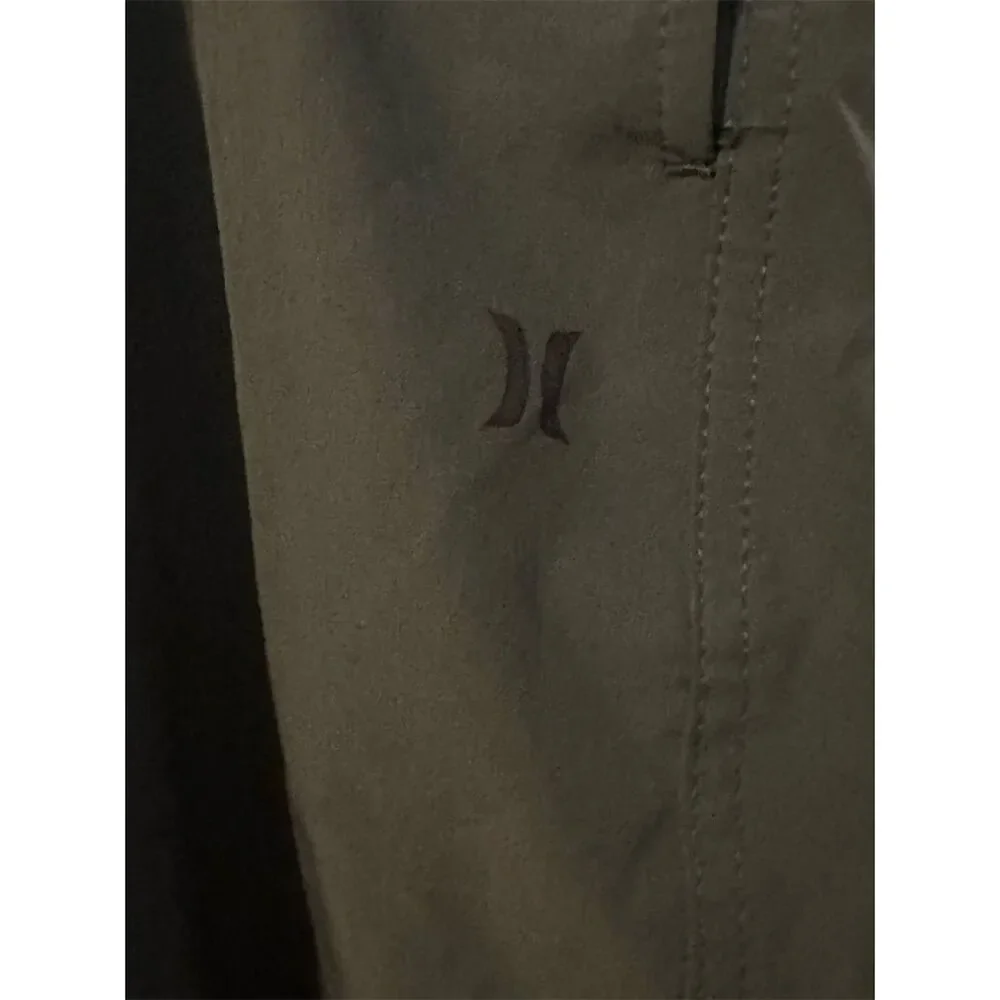 Hurley Men's Chino Shorts Size 34 Olive Green Casual Flat Front - Picture 2 of 7
